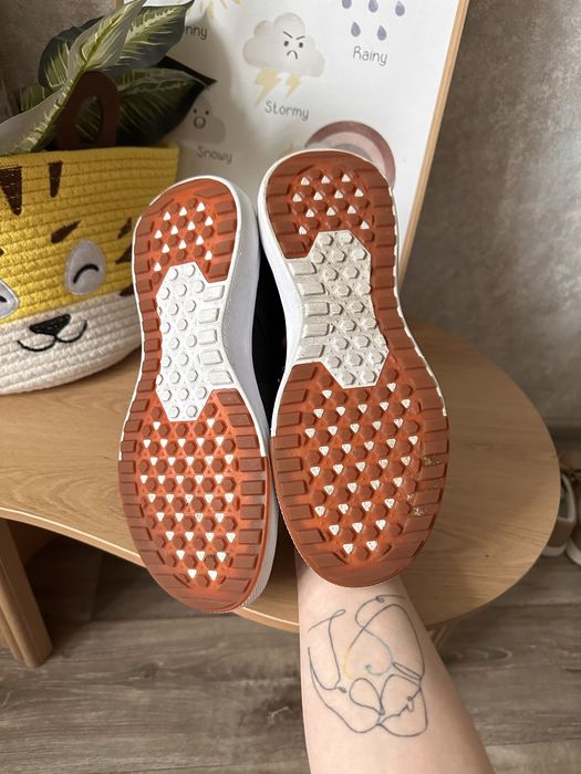 Круті кросівки Vans 39р