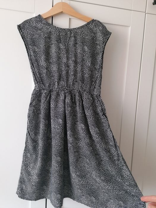 Śliczna sukienka biało czarna 128