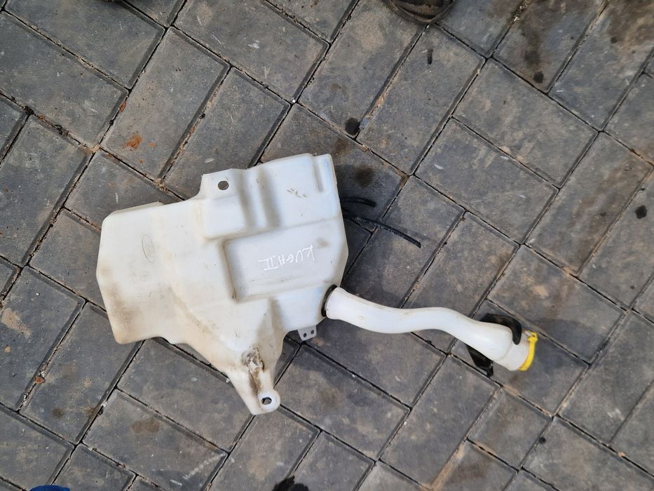 Zbiorniczek spryskiwaczy kuga 2