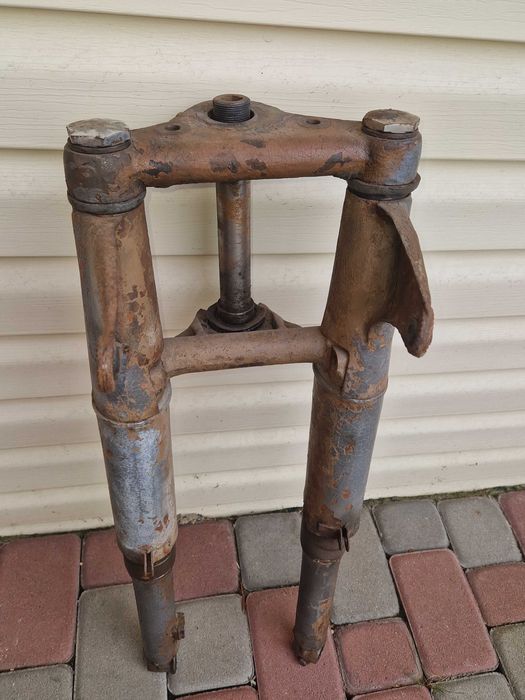 Продам передню вилку на мотоцикл М 72