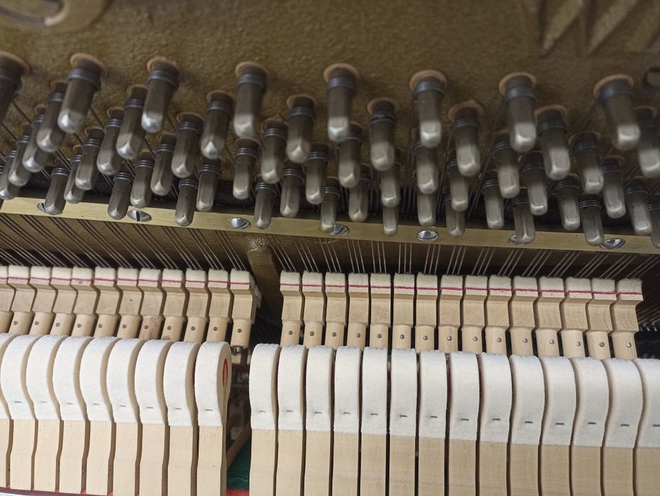 Weiss niemieckie pianino z mechaniką Renner