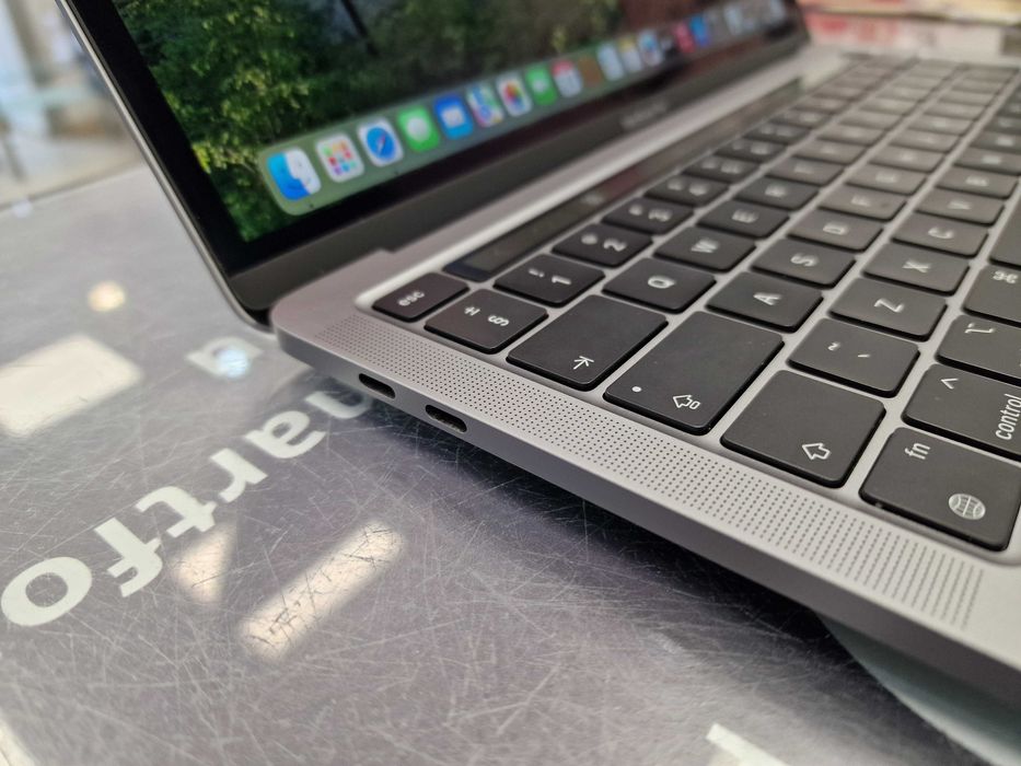 Macbook PRO 13 2022 M2/ 8GB DDR5/ 256GB/ Space Gray/ 37 cykli/ Grad A-