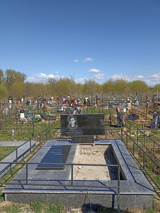 Пам'ятники гранітні, виготовлення встановлення, гранітні вироби