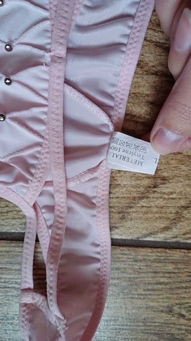 Ozdobne różowe stringi r. XL