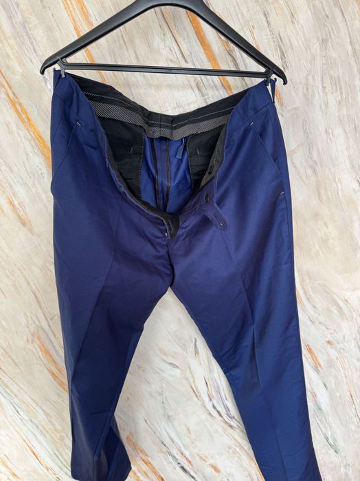 Чоловічий класичний костюм