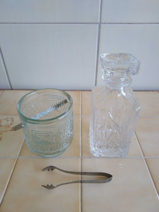 Garrafa Whiskey e Balde Para Gelo com Pinças
