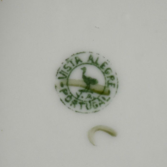Travessa porcelana Vista Alegre (1881 a 1921), pintada à mão