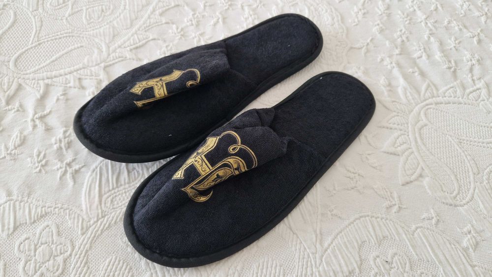 Chinelos de Hotel -unisexo, pretos, tamanho único, novos