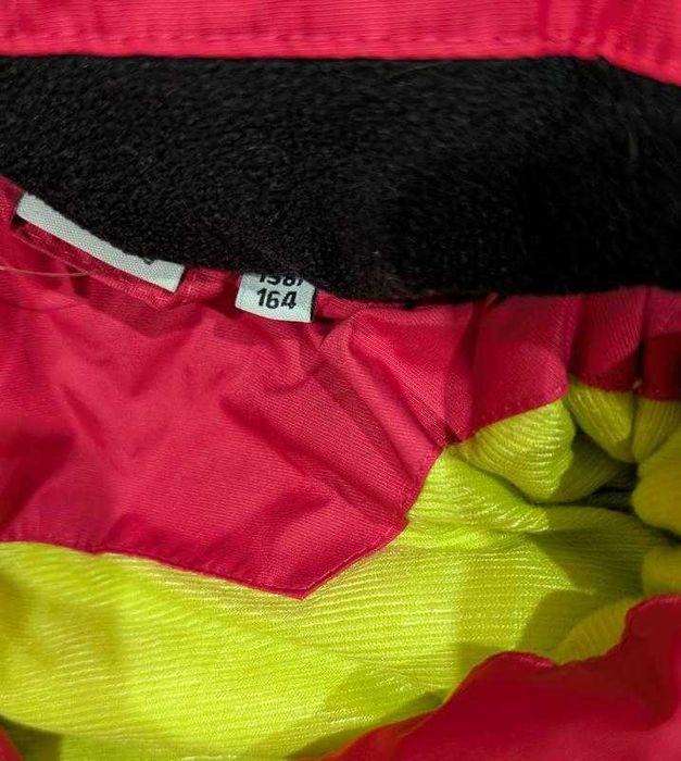 Горнолыжная куртка на девочку 152 размер