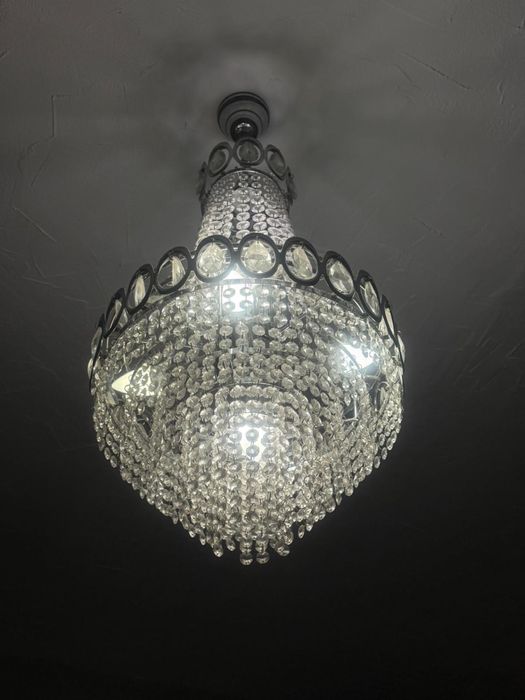 Żyrandol stylu glamour