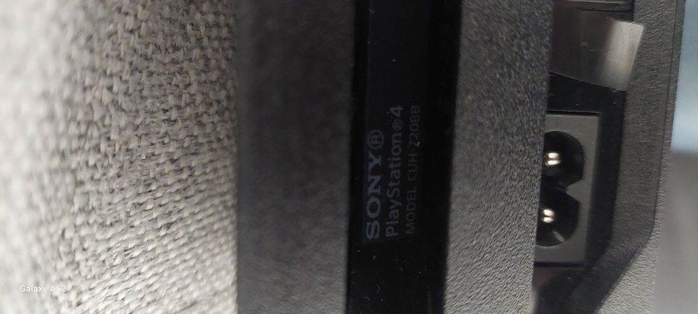 Sony playstation 4 pro ps4