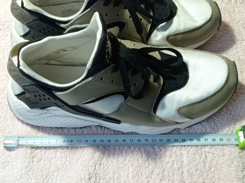 Кросівки чоловічі