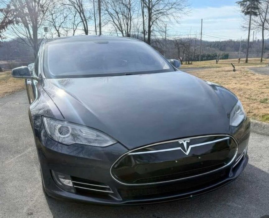 Tesla Model S 85      2014