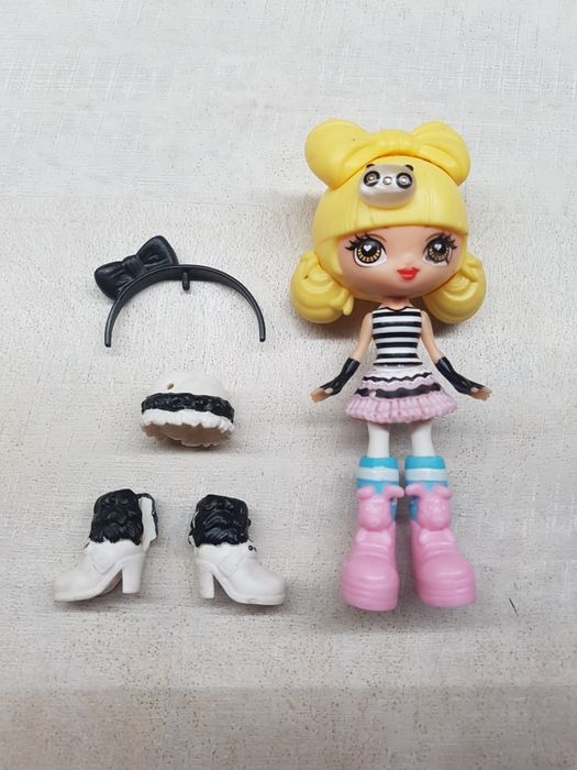 Mattel лялька з одягом змінним взуттям і обручами набір весь на фото