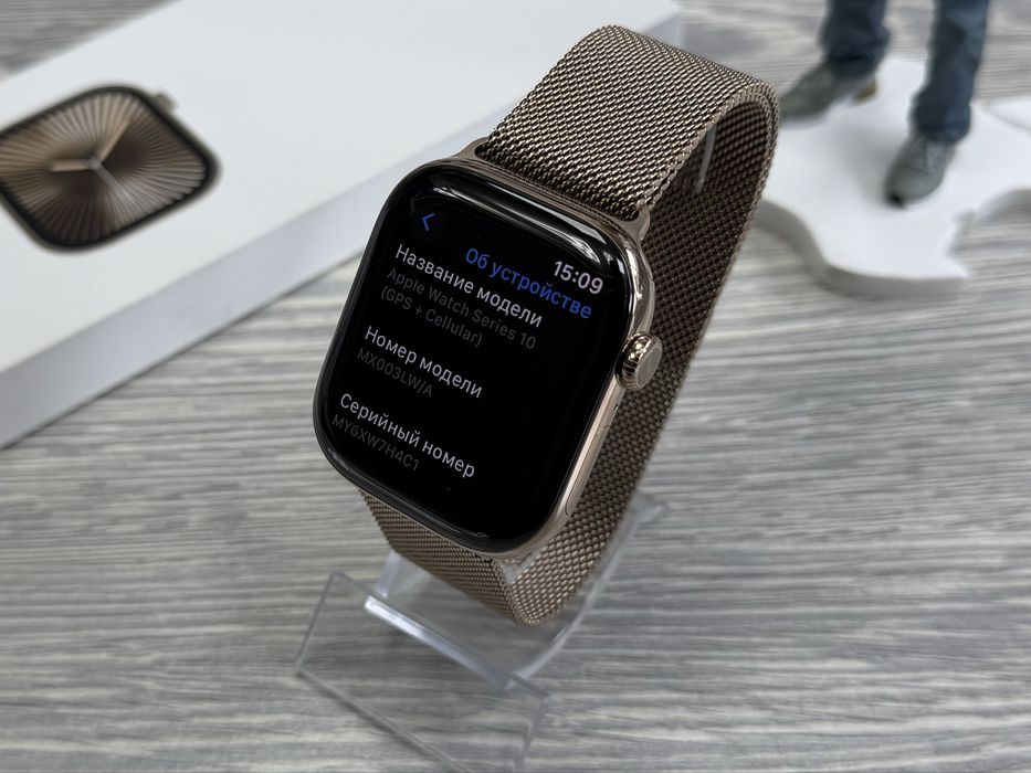 Apple Watch  Series 10 Gold Titanium 46 mm GPS LTE / 100%