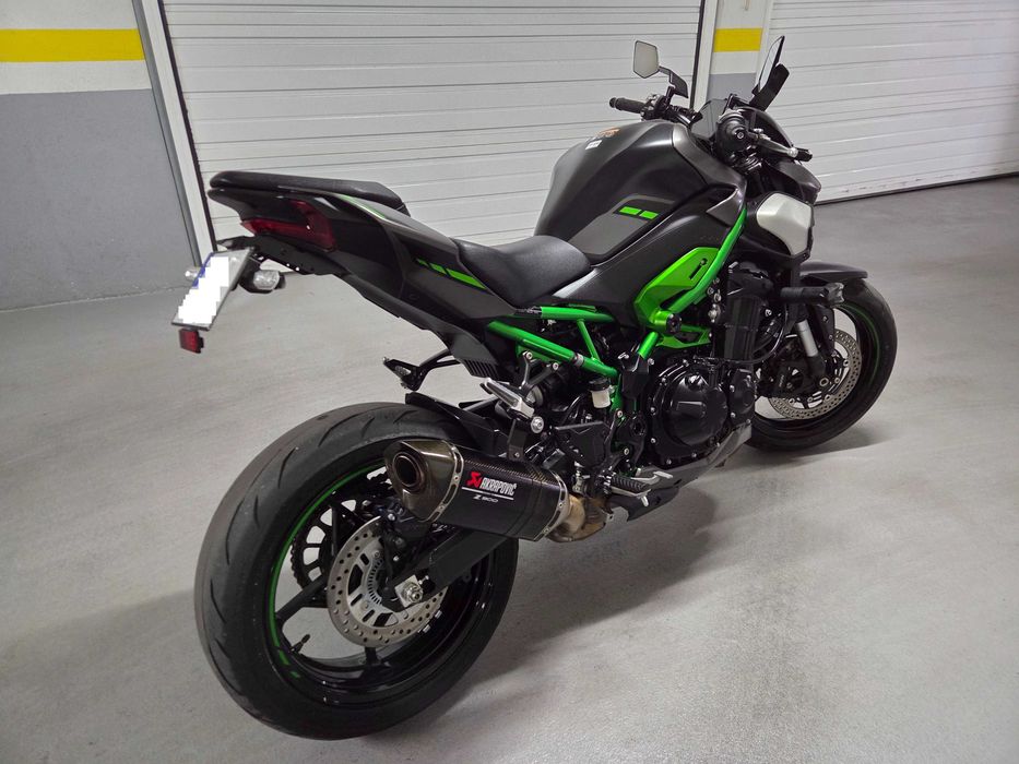 Kawasaki Z900 Performance, 2025, 7000km e garantia total da Kawasaki até 04/28