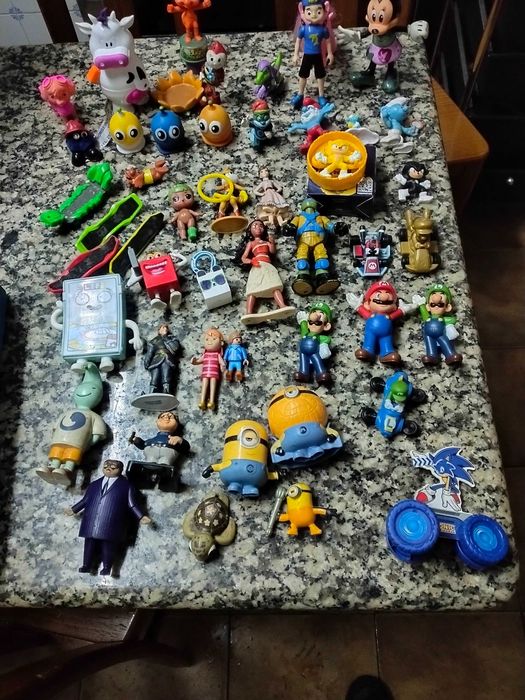 Brinquedos e miniaturas para coleção