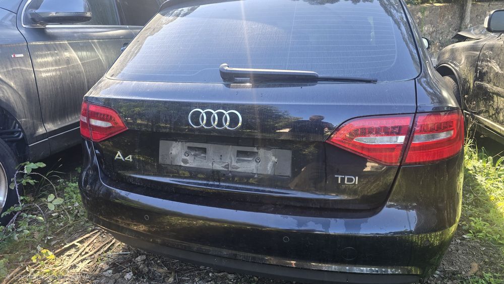 AUDI A4 Avant 2.0 Tdi B8.5  177cv (Salvado com documentos)
AUDI A4 Avant 2.0 Tdi 177cv