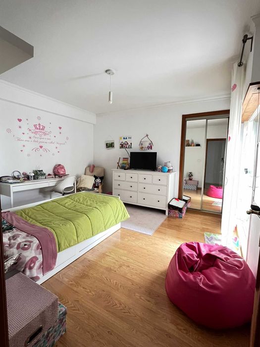 Apartamento T2 com Terraço Mem Martins