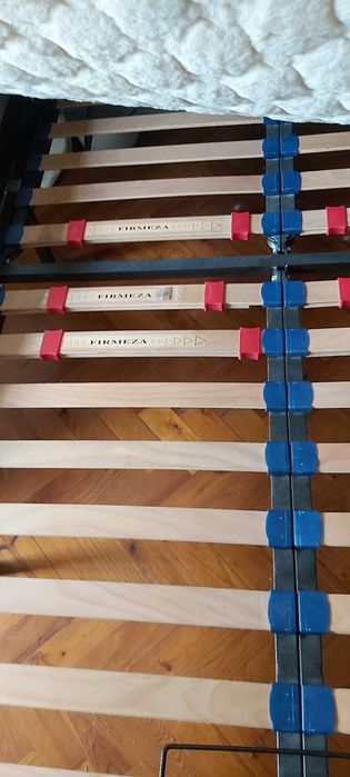 Cama de casal antiga