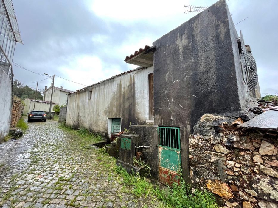 Casa  para remodelar e terreno