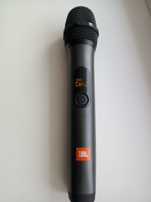 Продам микрофон JBL