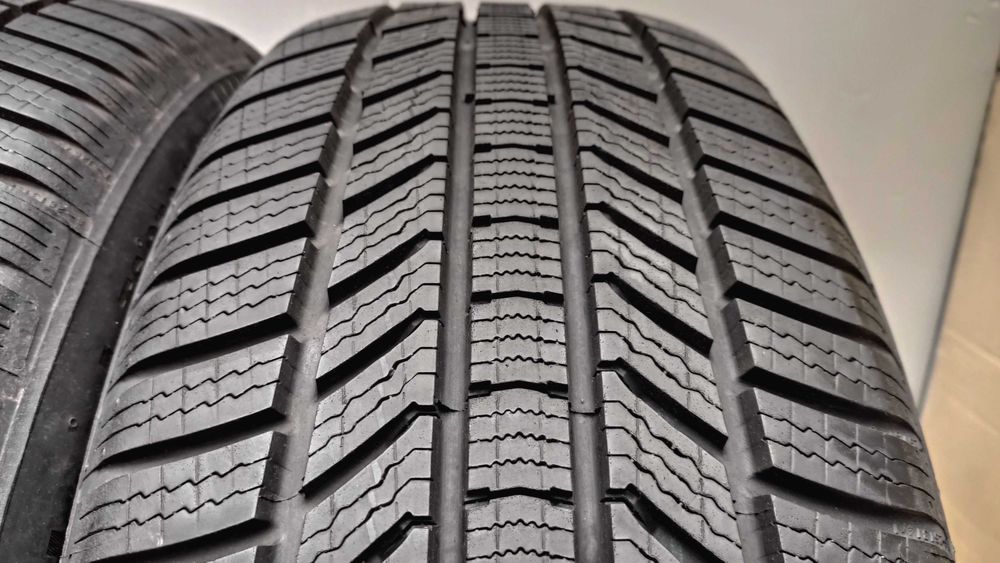шини 235/55R18. Continental. 9мм зима