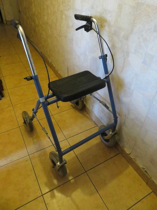 Ходунки для пожилых и  инвалидов.Ролатор, роллер.