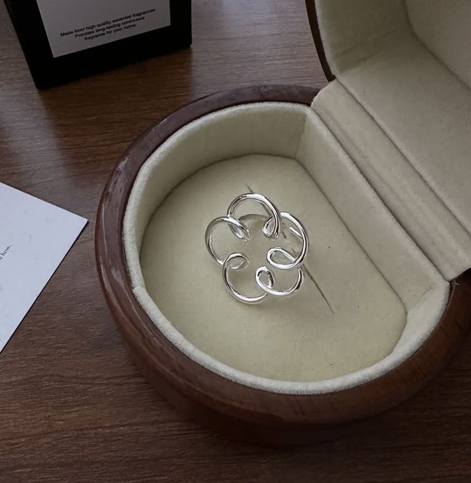 Срібна каблучка Minimalist Квітка