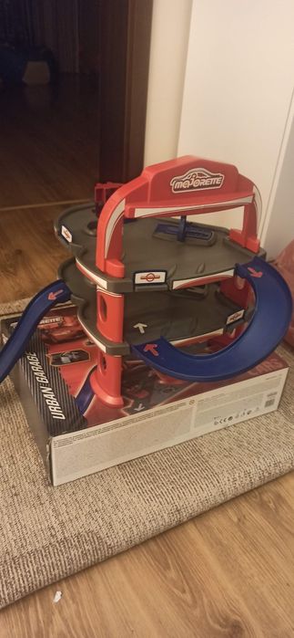 Garaż dla samochodzikòw Majorette