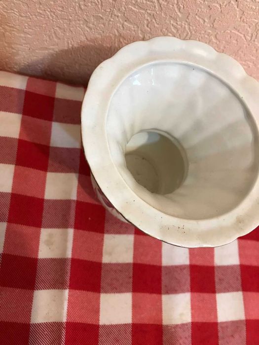 Продам вазу керамічну.