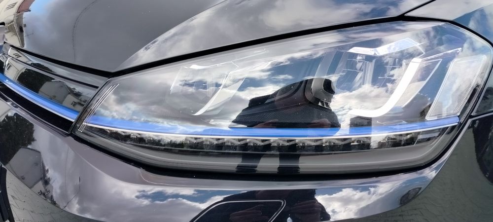 Продам E-Golf 2016 року.