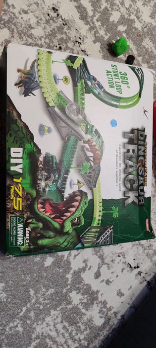 Трек для машинок динозаври з підсвічуванням