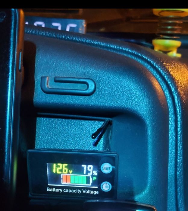 Вольтметр DC 8 - 100 V. Универсальный индикатор емкости батареи