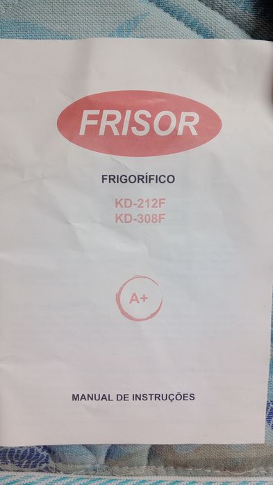 Frigorífico combi com freezer Frisor