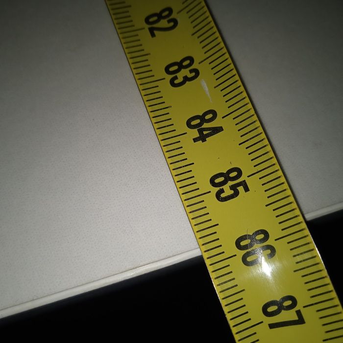 Стол обеденный .