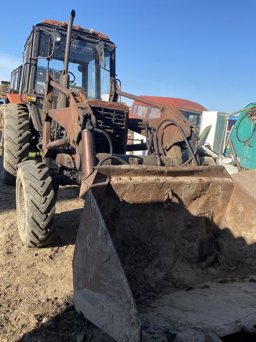 Трактор МТЗ  82   з погрузчиком 2004 рік . Терміновий продаж !!!