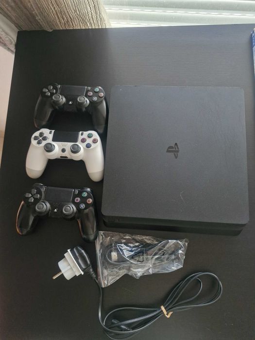 Ps4 slim + 13 jogos + 3 comandos