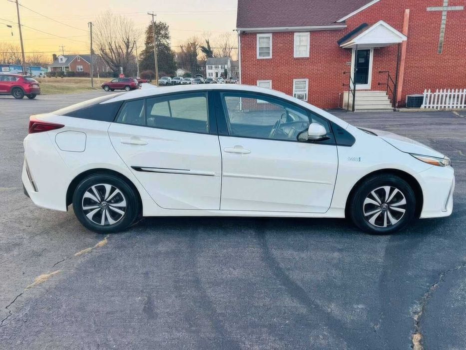 Toyota Prius Prime      2019