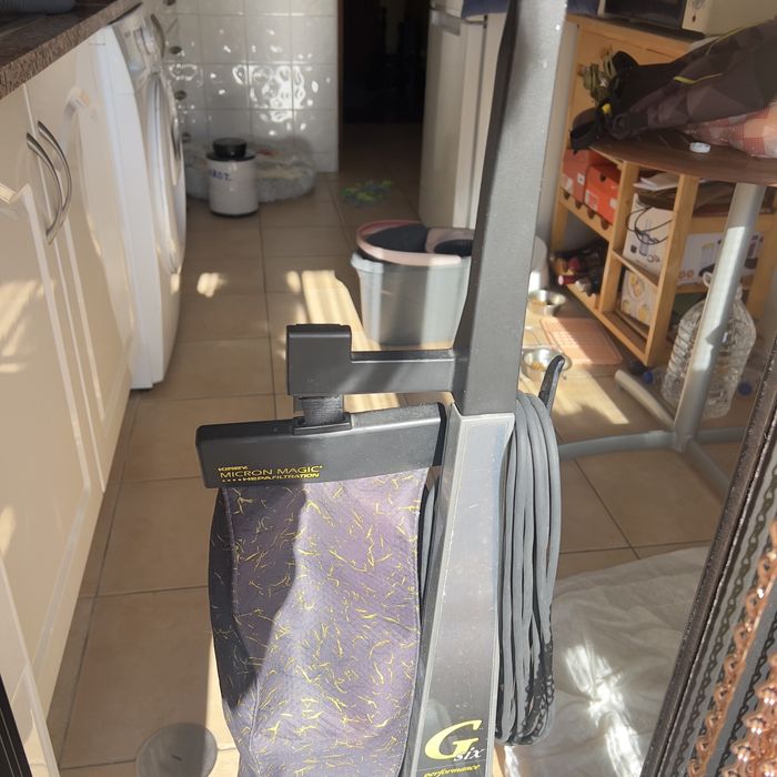 Aspirador kirby modelo G6 usado com todas as peças