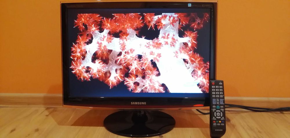Telewizor/Monitor/TV Samsung SyncMaster T220HD DTV 22" HDMI, DVI, PC-VGA, USB, PILOT