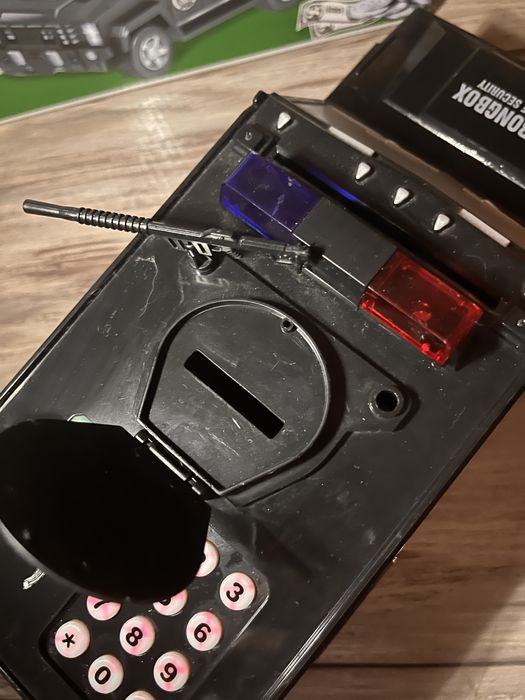 Банк- машина чорна