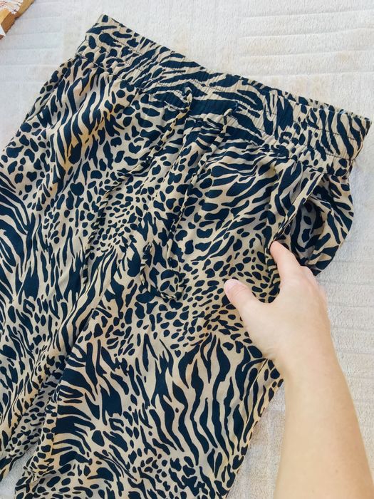 Штаны S Tally Weijl укорочённые, высокая посадка, тигровый принт