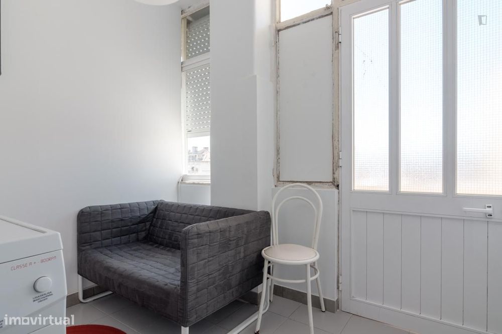 Quarto - localizado em Intendente Lisbon