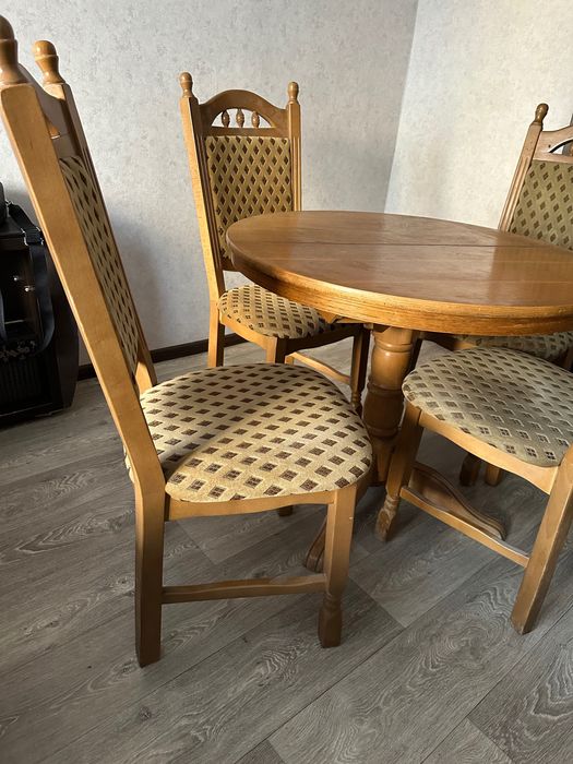 Продамо стіл і стільці