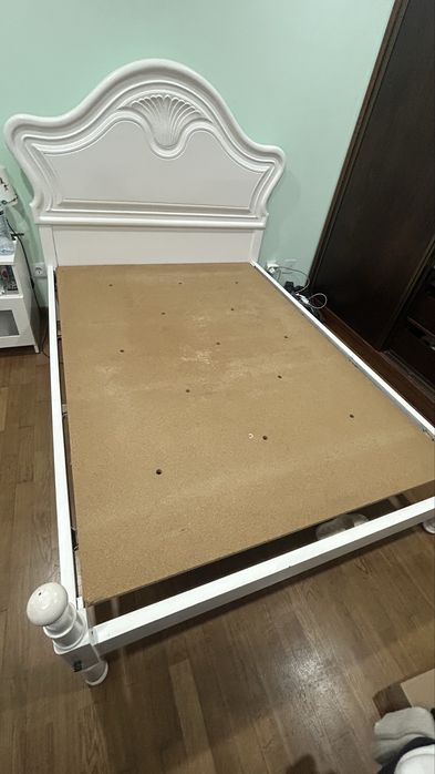 Cama usada com colchao