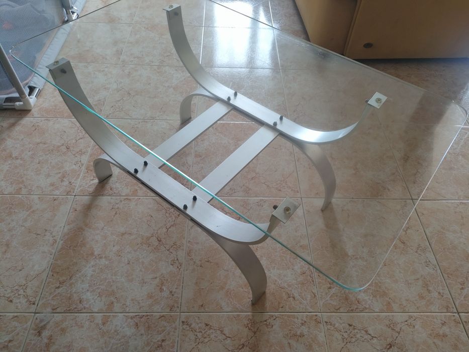 Mesa de centro em vidro