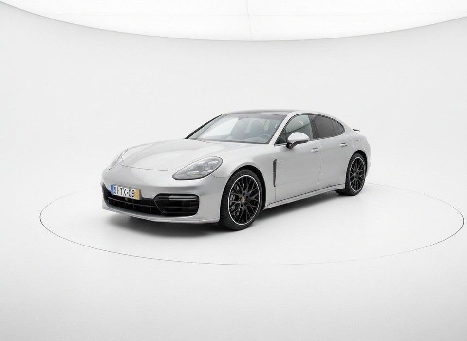 Porsche Panamera 4 E-Hybrid Platinum Edition