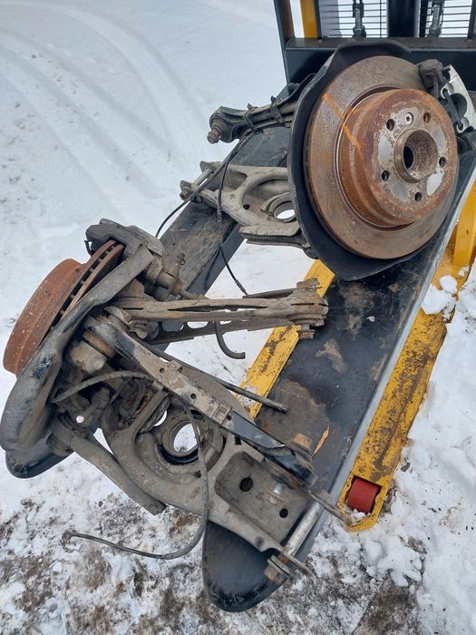 Zwrotnica tylna prawa lewa tył piasta bmw e 87 e 90 e 91 e 92