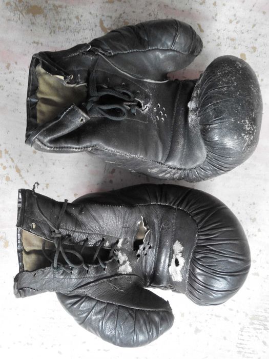 Боксерские перчатки